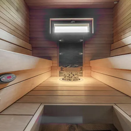 Vilkama 2 View, Incl Indoor Hot Tub, Sauna فيلة