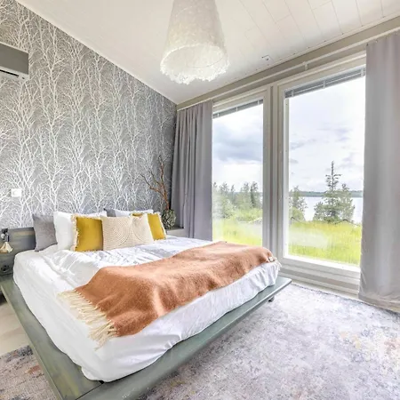 Vilkama 2 View, Incl Indoor Hot Tub, Sauna فيلة